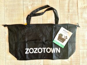 ZOZO買取を申し込むと洋服を梱包するためのバッグが届きます